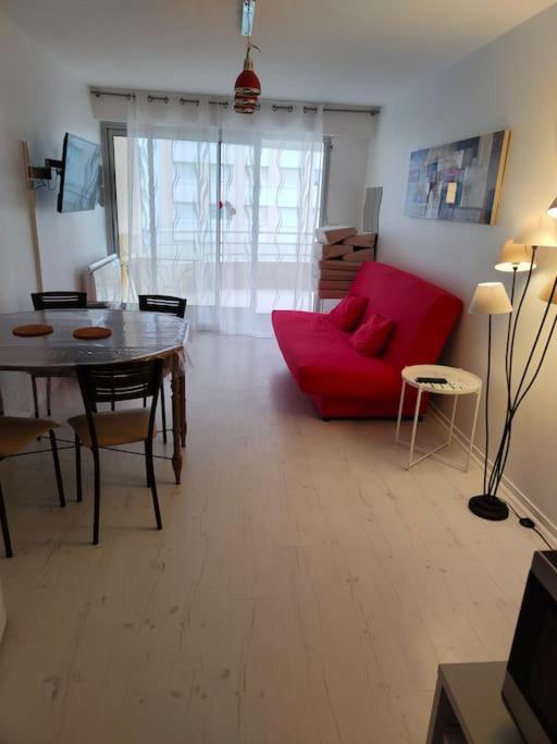 Appartement 2 Pieces Avec Une Grande Terrasse, 3 Etoiles, Wifi, Box Pour Vehicule Et Velos Les Sables-dʼOlonne 외부 사진