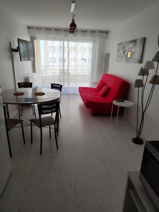 Appartement 2 Pieces Avec Une Grande Terrasse, 3 Etoiles, Wifi, Box Pour Vehicule Et Velos Les Sables-dʼOlonne 외부 사진